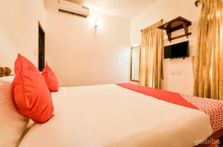 Hotel Lovely Inn ! Puri Пури Екстериор снимка