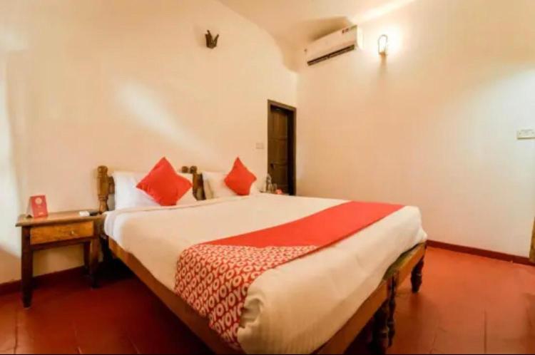Hotel Lovely Inn ! Puri Пури Екстериор снимка