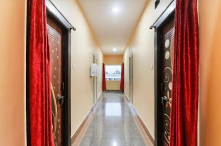 Hotel Lovely Inn ! Puri Пури Екстериор снимка