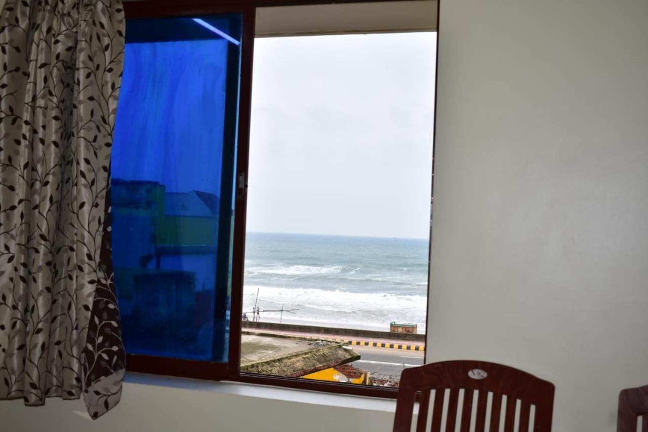 Hotel Lovely Inn ! Puri Пури Екстериор снимка
