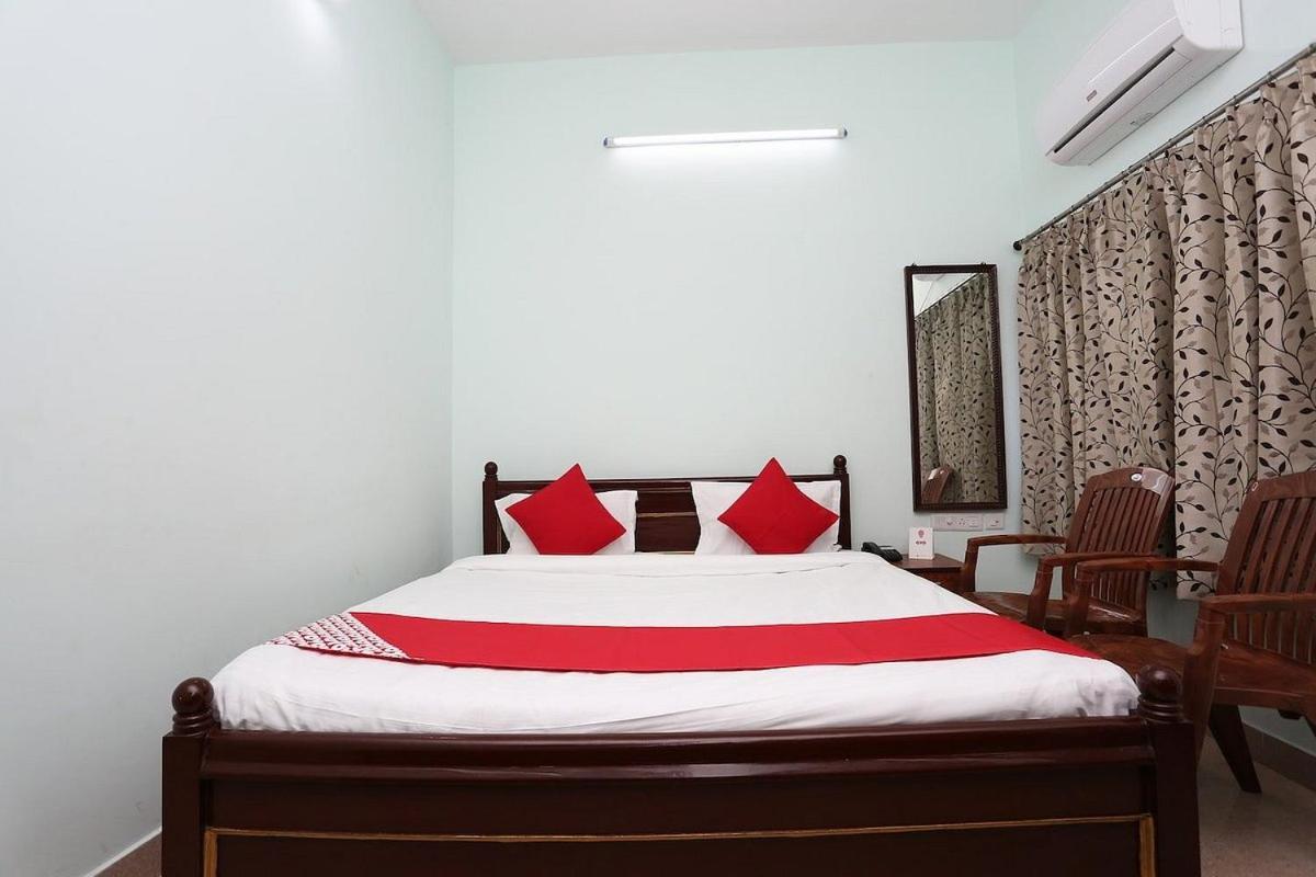 Hotel Lovely Inn ! Puri Пури Екстериор снимка