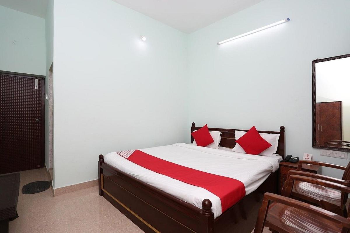 Hotel Lovely Inn ! Puri Пури Екстериор снимка
